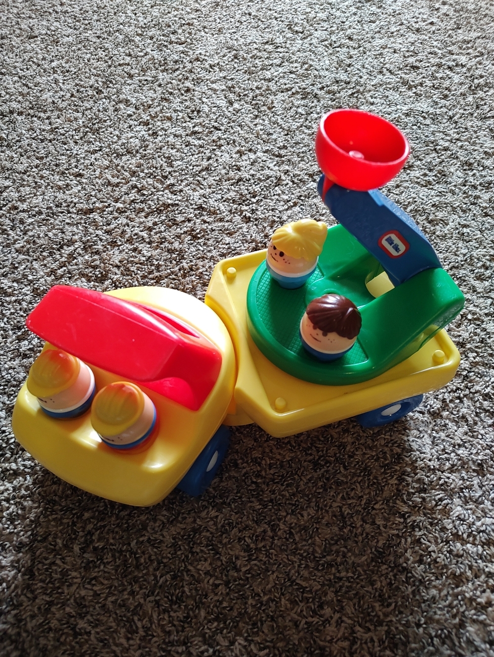 Little Tikes Vintage Cherry Picker with Four Figures